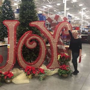 Meet your Posher, Joy